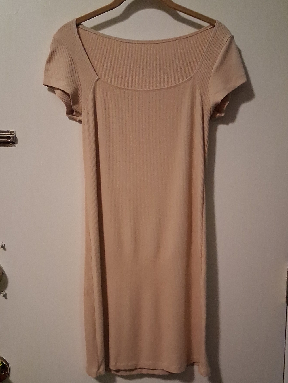 Classic Short-Sleeve Scoop Neck Midi Dress - Beige